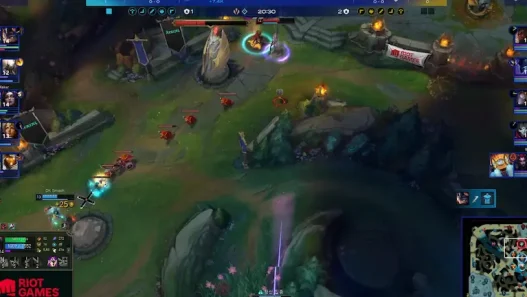 LoL LPL match gameplay